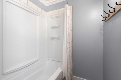 334 4 Avenue Se, High River, AB 