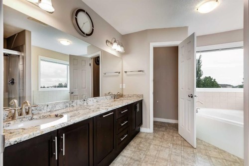 92 Everhollow Way Sw, Calgary, AB 