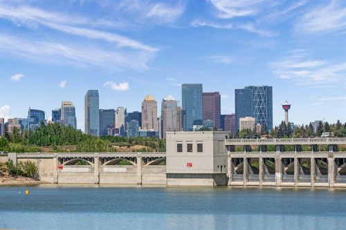 47 Langton Drive Sw, Calgary, AB 