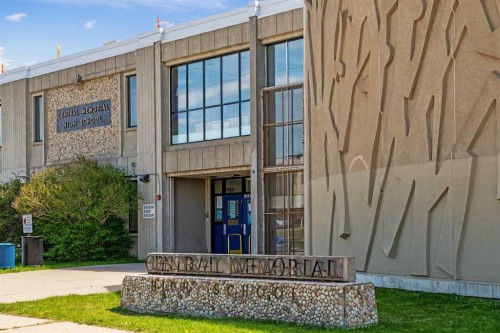 47 Langton Drive Sw, Calgary, AB 