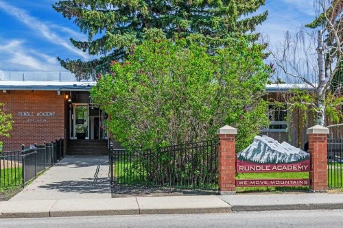 47 Langton Drive Sw, Calgary, AB 