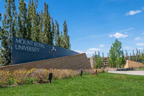 47 Langton Drive Sw, Calgary, AB 