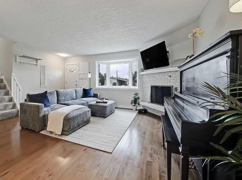 325 Whitney Crescent Se, Calgary, AB 