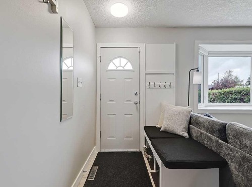 325 Whitney Crescent Se, Calgary, AB 