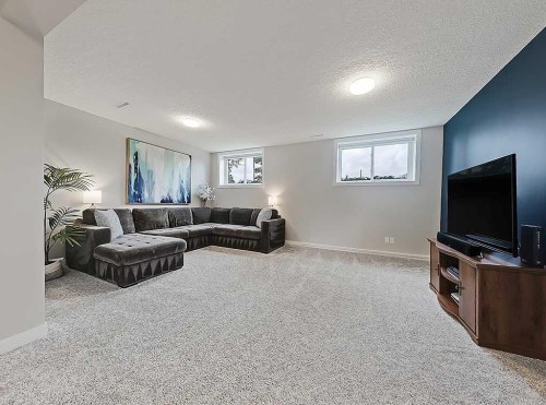 325 Whitney Crescent Se, Calgary, AB 