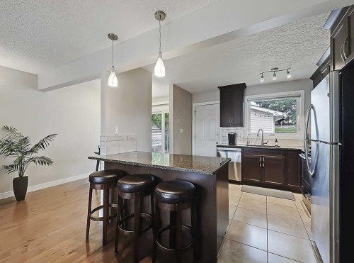 325 Whitney Crescent Se, Calgary, AB 