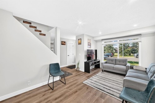 40 Falconridge Close Ne, Calgary, AB 