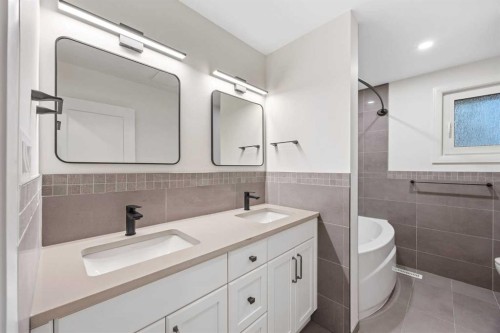 124 Canterbury Drive Sw, Calgary, AB 
