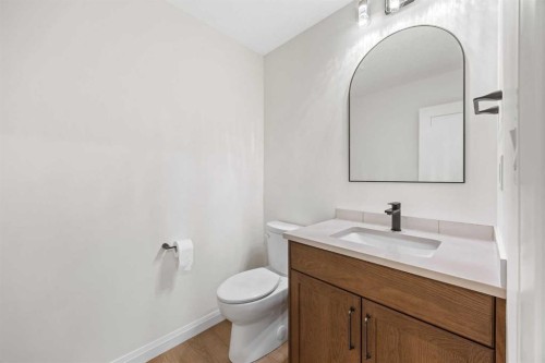 124 Canterbury Drive Sw, Calgary, AB 