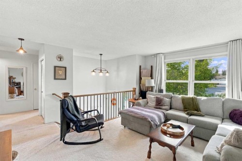 256 Silverview Way Nw, Calgary, AB 