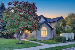 3221 2 Street NW Calgary, AB T2M 2X3