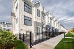 150 Les Jardins Park SE Calgary, AB T2C 5V3
