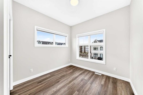 150 Les Jardins Park Se, Calgary, AB 