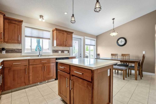 2006 30 Avenue, Nanton, AB 