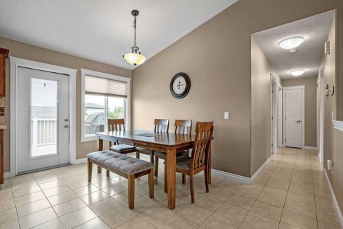 2006 30 Avenue, Nanton, AB 