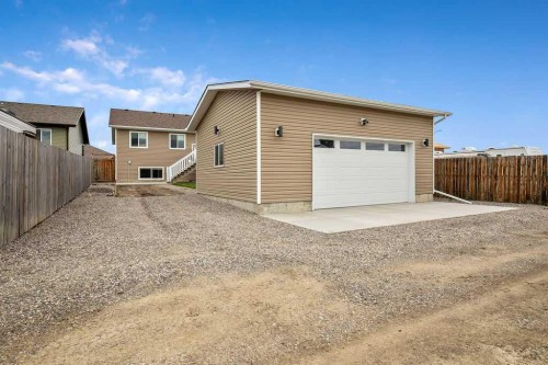 2006 30 Avenue, Nanton, AB 