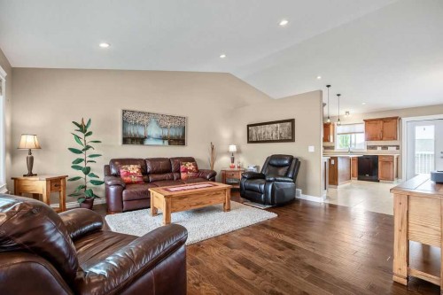2006 30 Avenue, Nanton, AB 