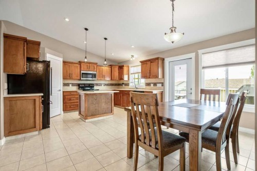 2006 30 Avenue, Nanton, AB 