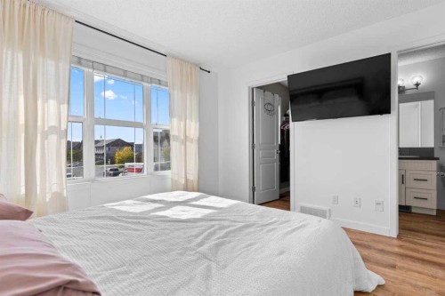 43 Masters Square Se, Calgary, AB 