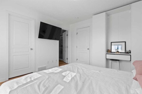 43 Masters Square Se, Calgary, AB 