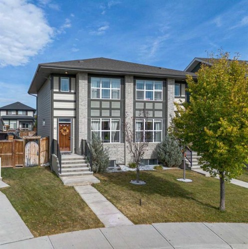 43 Masters Square Se, Calgary, AB 