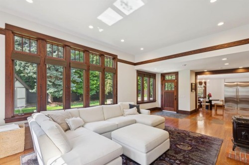 2703 Carleton Street Sw, Calgary, AB 