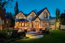 2703 Carleton Street SW Calgary, AB T2T 3L1