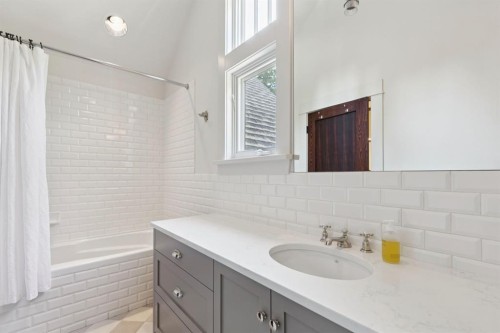 2703 Carleton Street Sw, Calgary, AB 