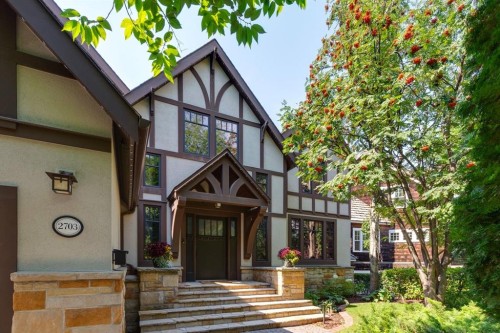 2703 Carleton Street Sw, Calgary, AB 