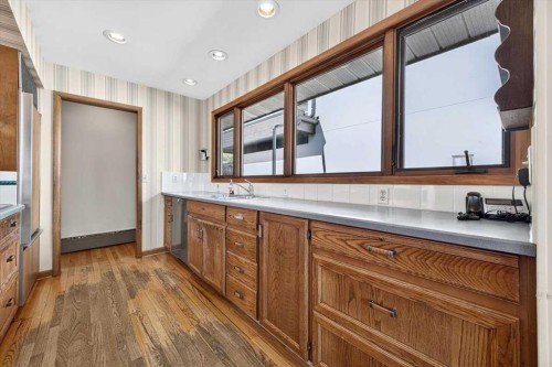 5007 14A Street Sw, Calgary, AB 