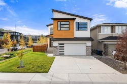 208 Crestmont Drive SW Calgary, AB T3B 1G8