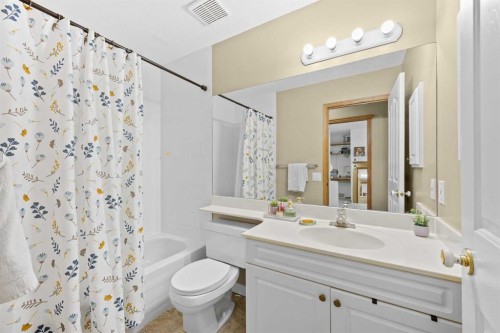 315 Rocky Ridge Bay Nw, Calgary, AB 