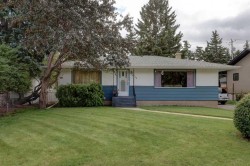 2119 Halifax Crescent NW Calgary, AB T2M 4C8