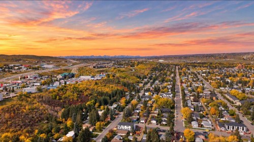 8119 34 Avenue Nw, Calgary, AB 