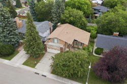 316 Parkview Crescent SE Calgary, AB T2J 4P1
