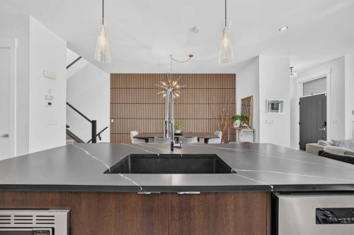 1-940 38 Street Sw, Calgary, AB 
