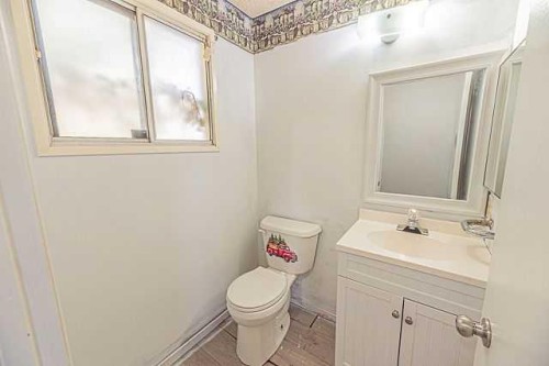 136 Castleridge Drive Ne, Calgary, AB 