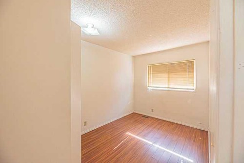 136 Castleridge Drive Ne, Calgary, AB 