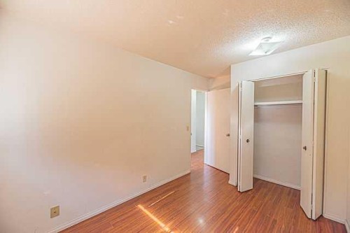 136 Castleridge Drive Ne, Calgary, AB 