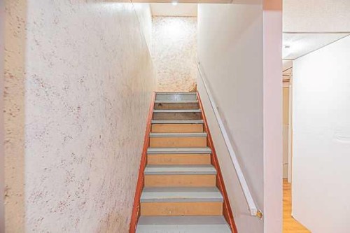 136 Castleridge Drive Ne, Calgary, AB 