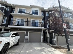 712 Sage Hill Grove NW Calgary, AB T3R 2A2