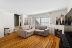 554 Killarney Glen Court SW Calgary, AB T3E 7H4