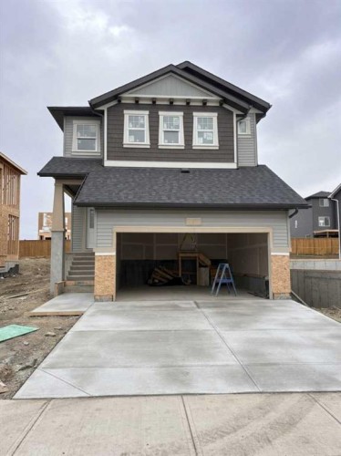 147 Vantage Crescent SW Airdrie, AB T4B 5Y2