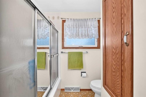 10424 2 Street Se, Calgary, AB 