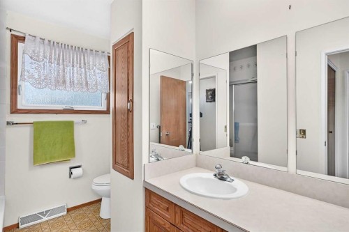 10424 2 Street Se, Calgary, AB 