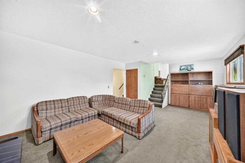 10424 2 Street Se, Calgary, AB 