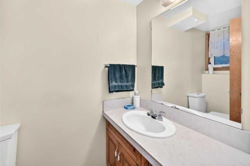 10424 2 Street Se, Calgary, AB 