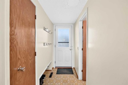 10424 2 Street Se, Calgary, AB 