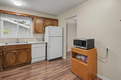 232 Sandstone Place Nw, Calgary, AB 
