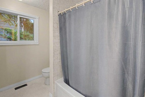 232 Sandstone Place Nw, Calgary, AB 